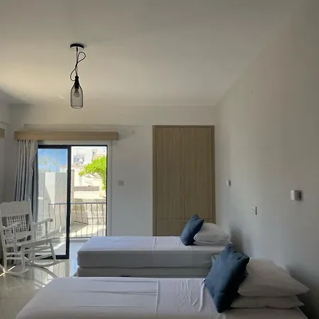 Valentina Apartments Seaside Living In Paphos Ξενοδοχείο με διαμερίσματα